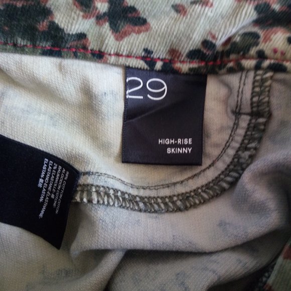 Anthropologie Pilcro High Rise Corduroy Camo Print Size 29 - Picture 7 of 9